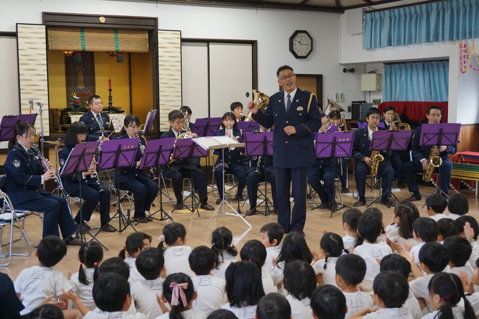 京都府警察音楽隊の演奏をきいたよ！ | 西山幼稚園